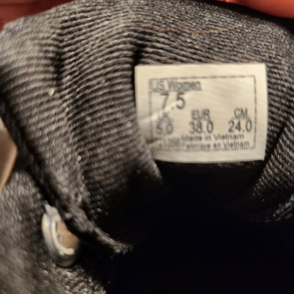 Vans - Picture 5 of 5